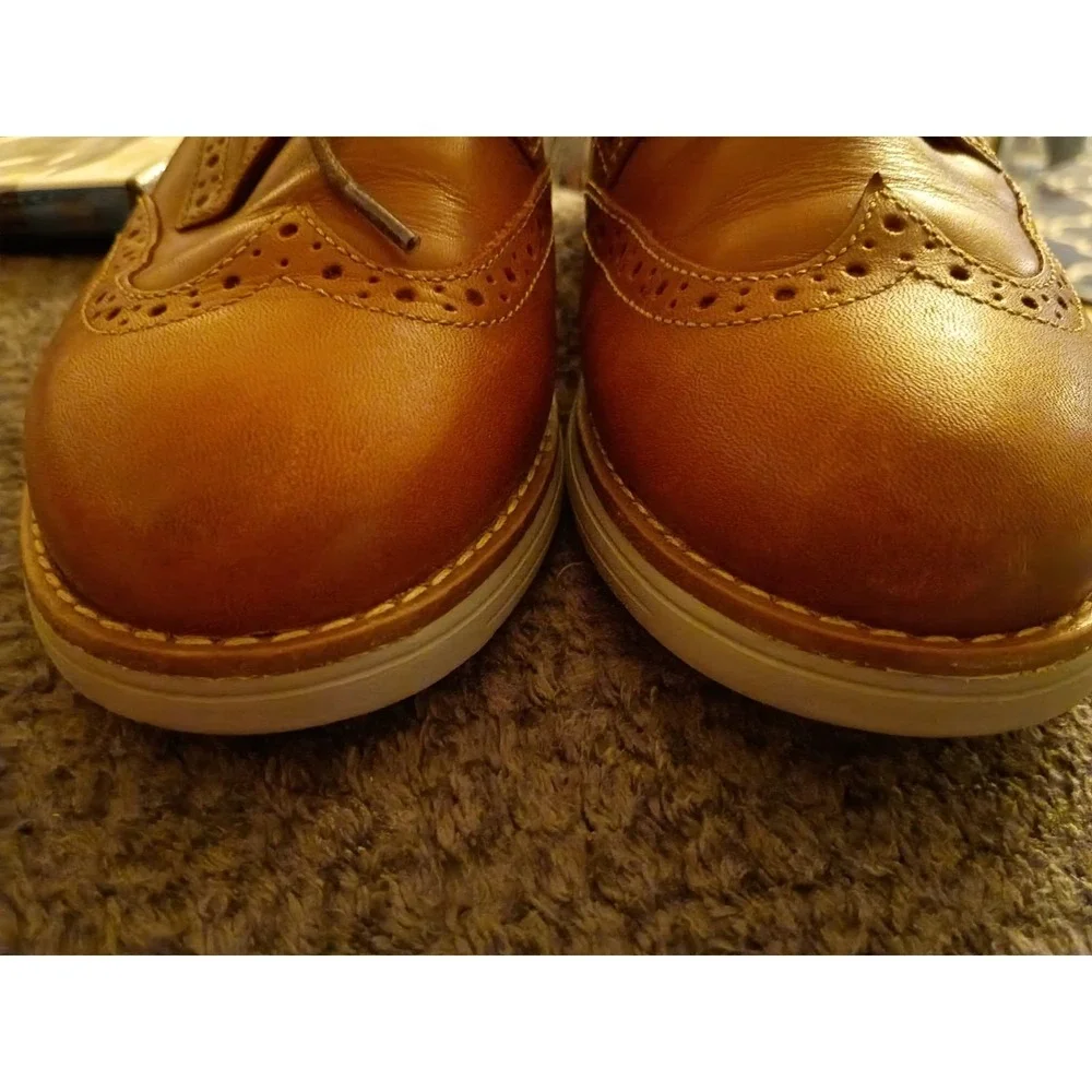 Good Used Condition Boys  Johnson And Murphy Size 2M Oxford Shoes
